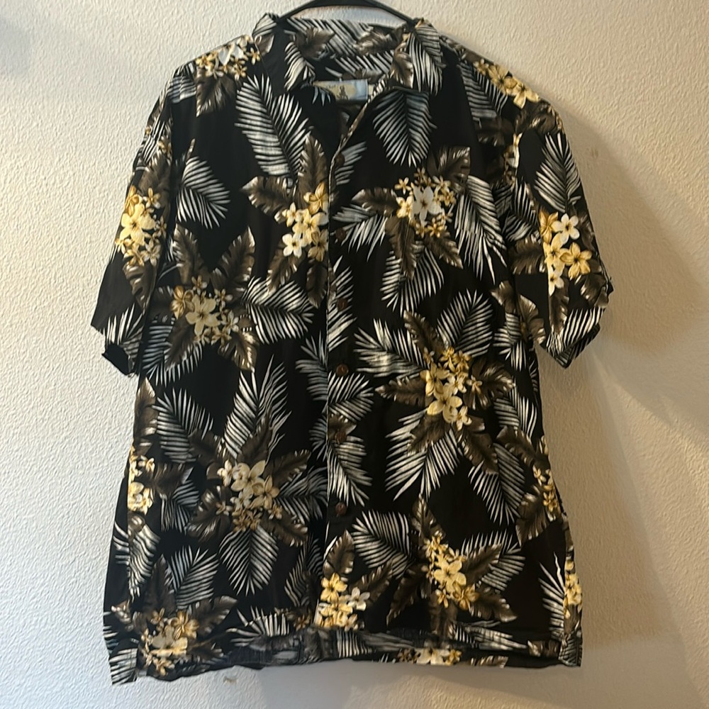 High Surf Hawaiian print button down size large